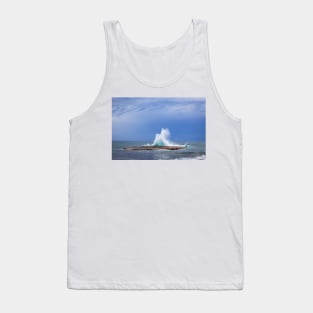 Waves crashing on rock big splash Tank Top